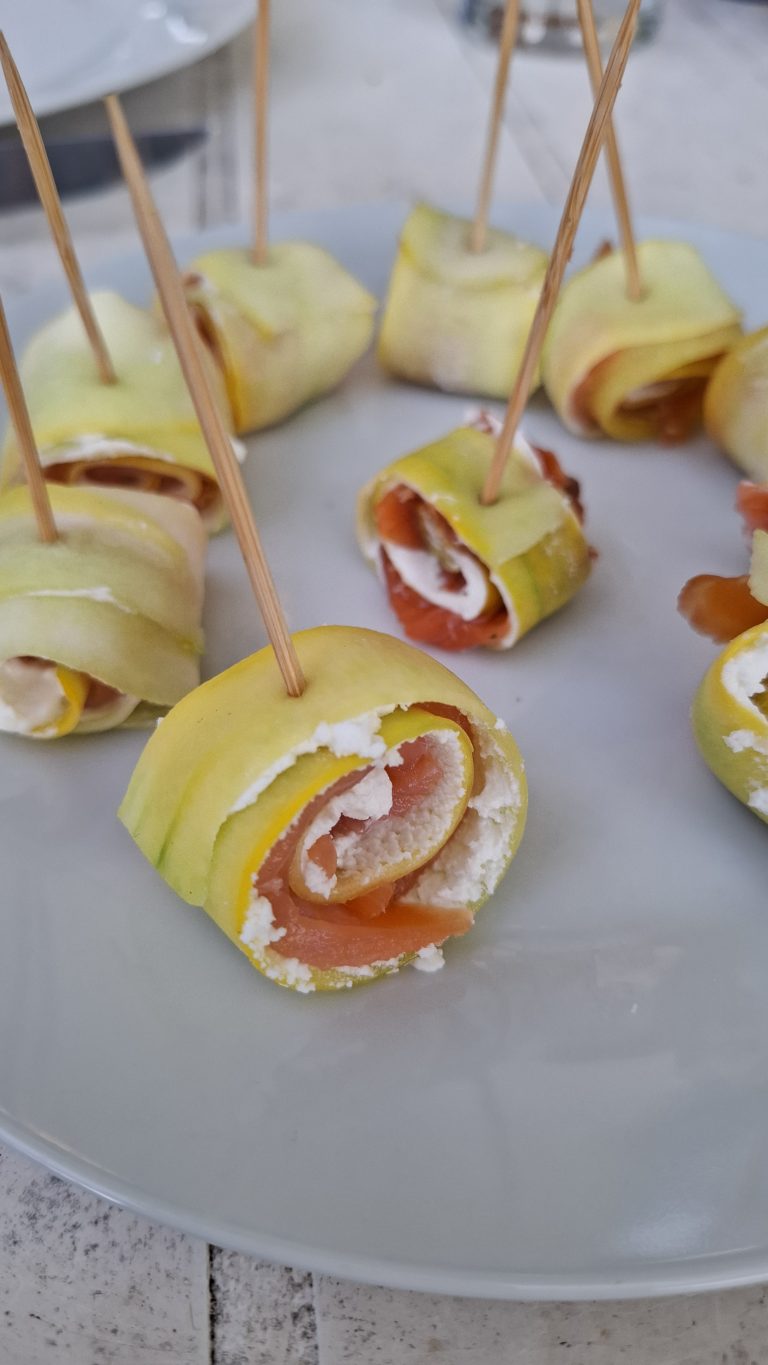 Roulé de courgette à la truite fumée